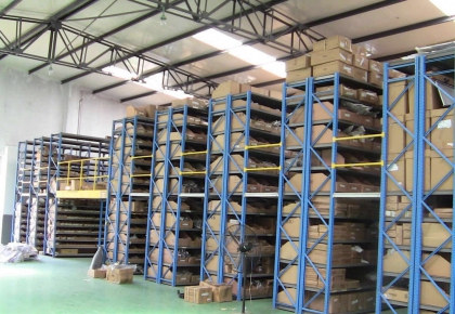 仓库货架