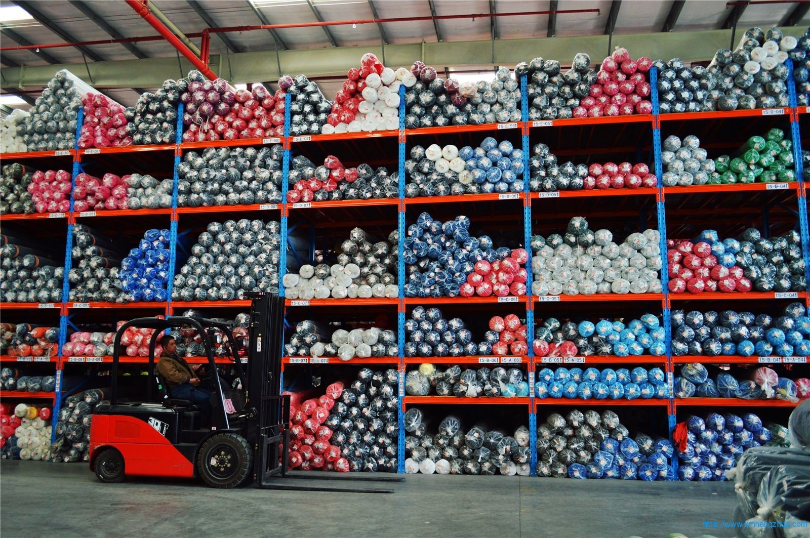 HZ-790型横梁式货架 重型高层仓库货架应用案例 HZ-790型横梁式货架 重型高层仓库货架应用案例